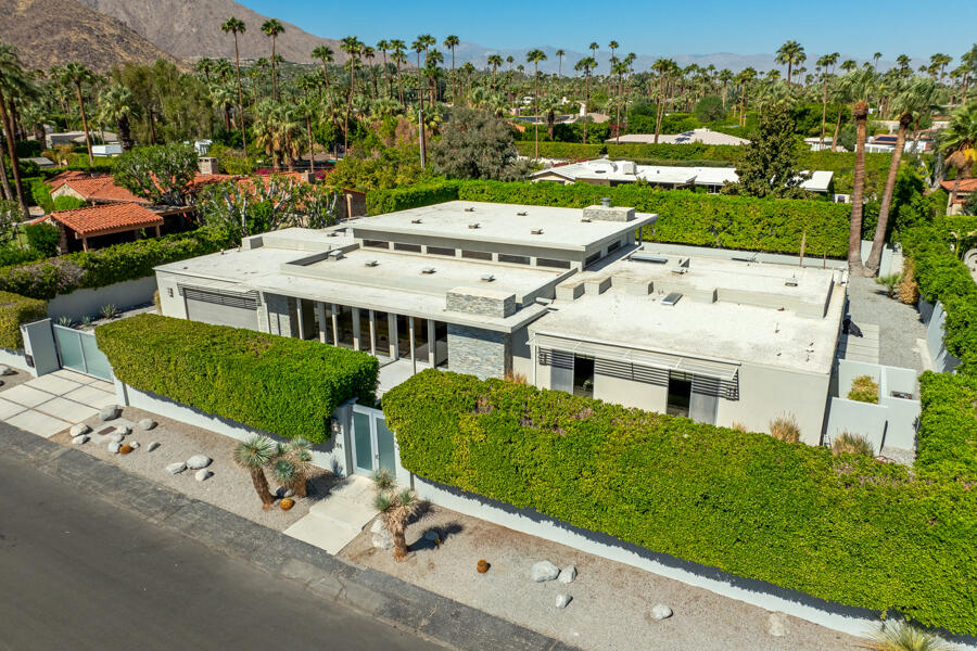 Palm Springs, California 92262, United States, 4 Bedrooms Bedrooms, ,4 BathroomsBathrooms,Residential,Pending,38088
