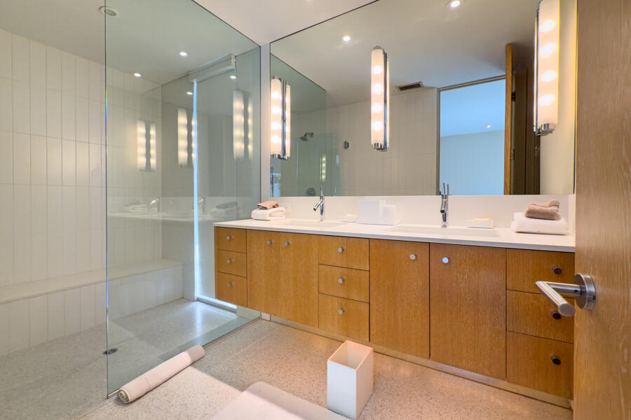 Palm Springs, California 92262, United States, 4 Bedrooms Bedrooms, ,4 BathroomsBathrooms,Residential,Pending,38088