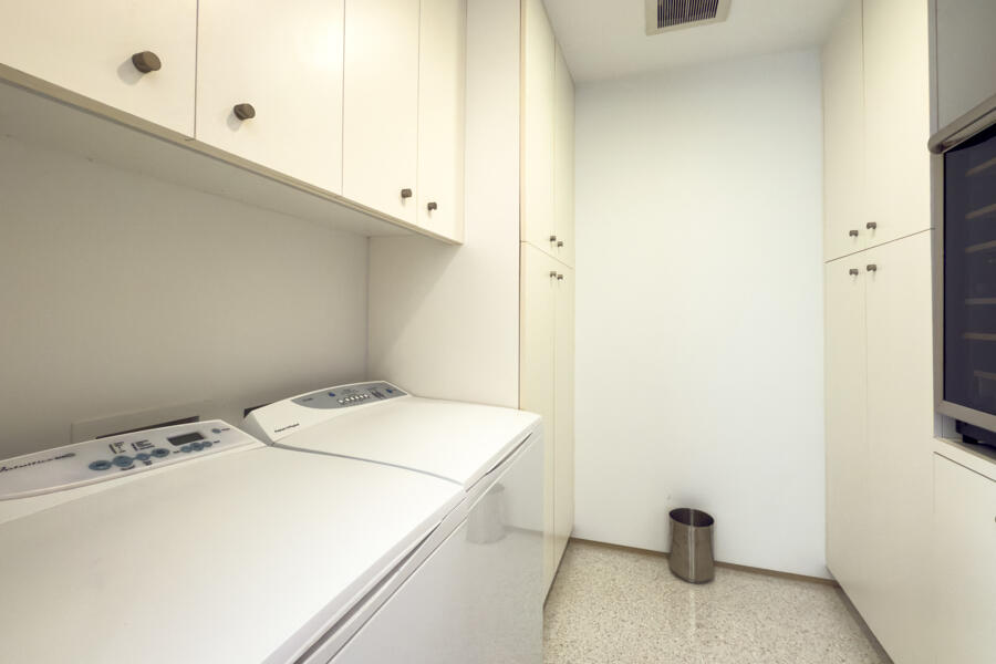 Palm Springs, California 92262, United States, 4 Bedrooms Bedrooms, ,4 BathroomsBathrooms,Residential,Pending,38088