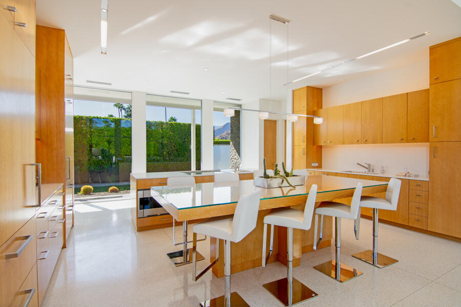 Palm Springs, California 92262, United States, 4 Bedrooms Bedrooms, ,4 BathroomsBathrooms,Residential,Pending,38088