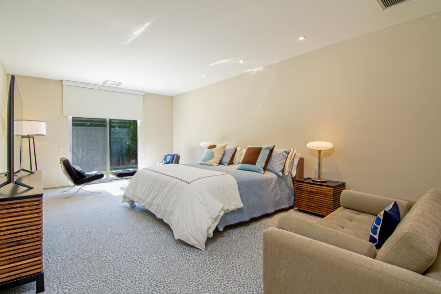 Palm Springs, California 92262, United States, 4 Bedrooms Bedrooms, ,4 BathroomsBathrooms,Residential,Pending,38088