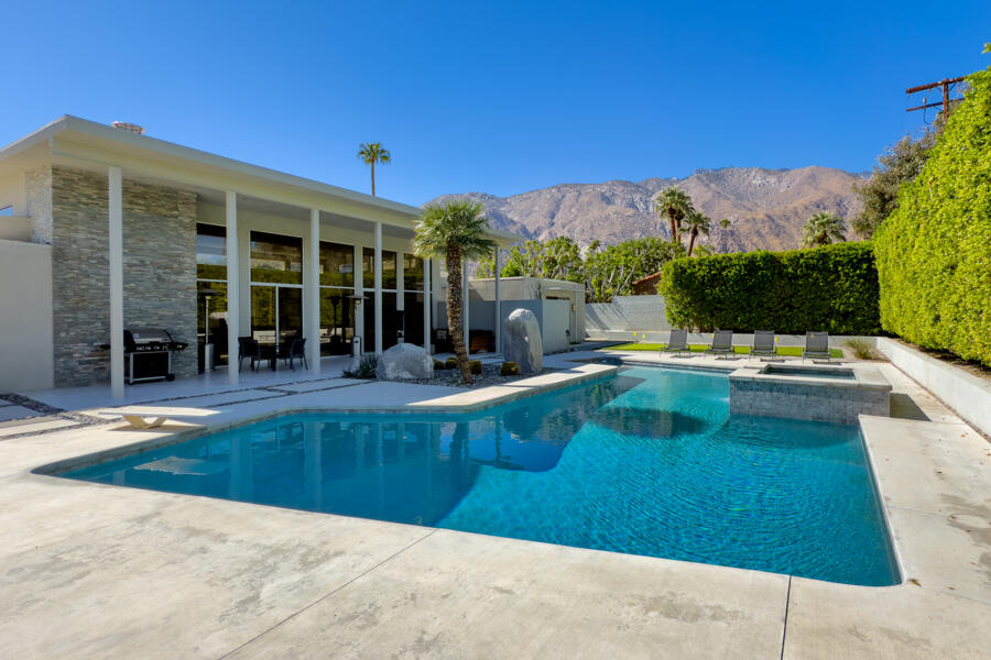 Palm Springs, California 92262, United States, 4 Bedrooms Bedrooms, ,4 BathroomsBathrooms,Residential,Pending,38088