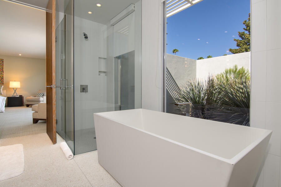 Palm Springs, California 92262, United States, 4 Bedrooms Bedrooms, ,4 BathroomsBathrooms,Residential,Pending,38088