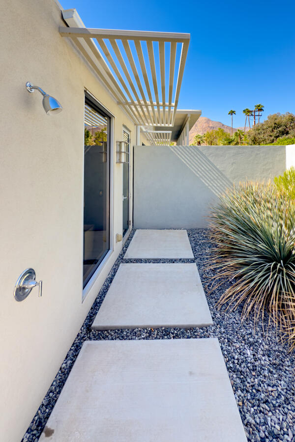 Palm Springs, California 92262, United States, 4 Bedrooms Bedrooms, ,4 BathroomsBathrooms,Residential,Pending,38088