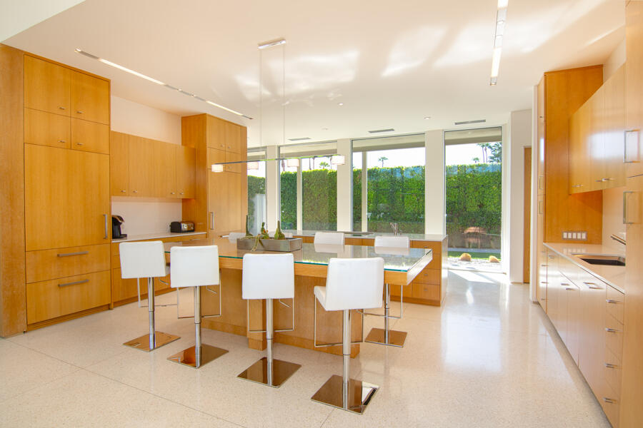 Palm Springs, California 92262, United States, 4 Bedrooms Bedrooms, ,4 BathroomsBathrooms,Residential,Pending,38088