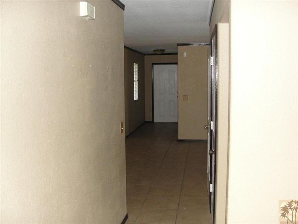 listing image 10990882266017211165