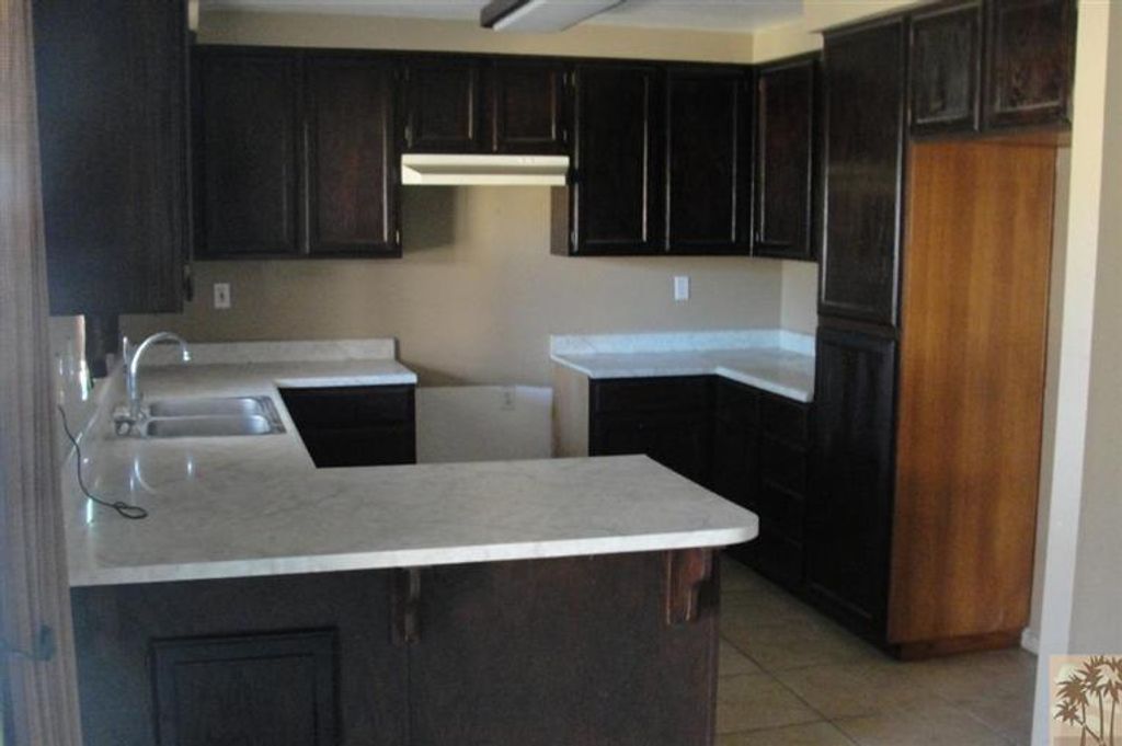 listing image 10995204866753678401