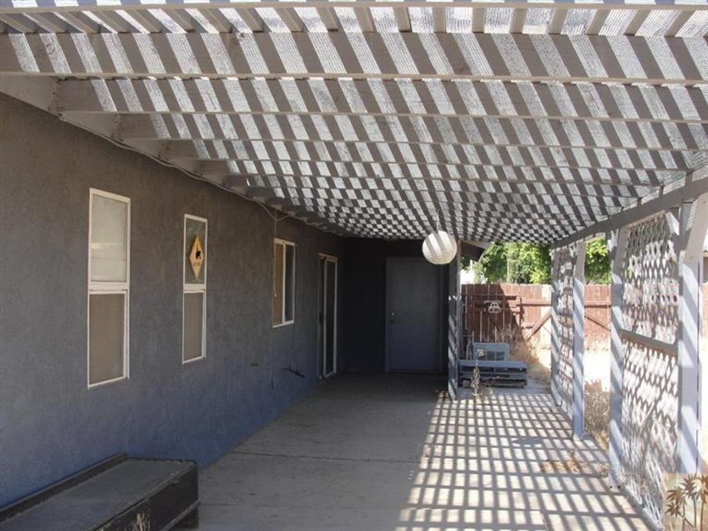 listing image 10996215792040057081