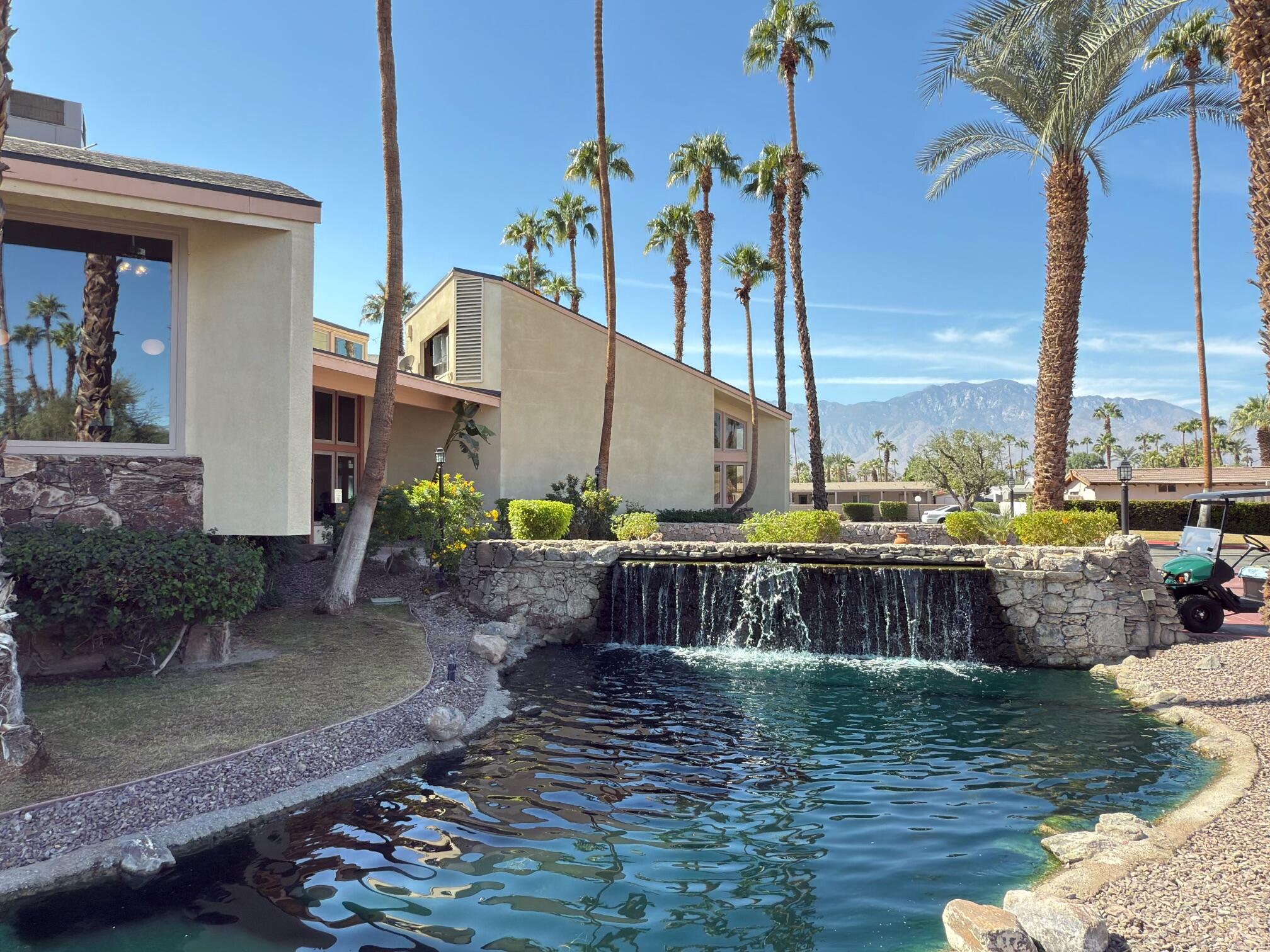 Rancho Mirage, California 92270, United States, 2 Bedrooms Bedrooms, ,2 BathroomsBathrooms,Residential,Pending,37943