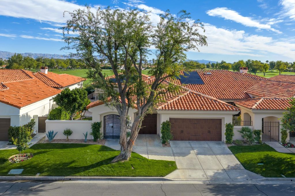 Photo of 50940 Mango, La Quinta, CA 92253 (MLS # 219141143)