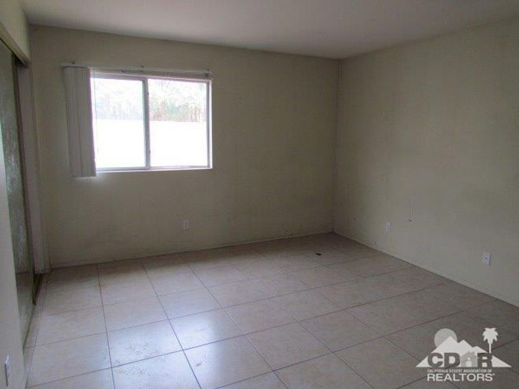 listing image 10990410467972586536