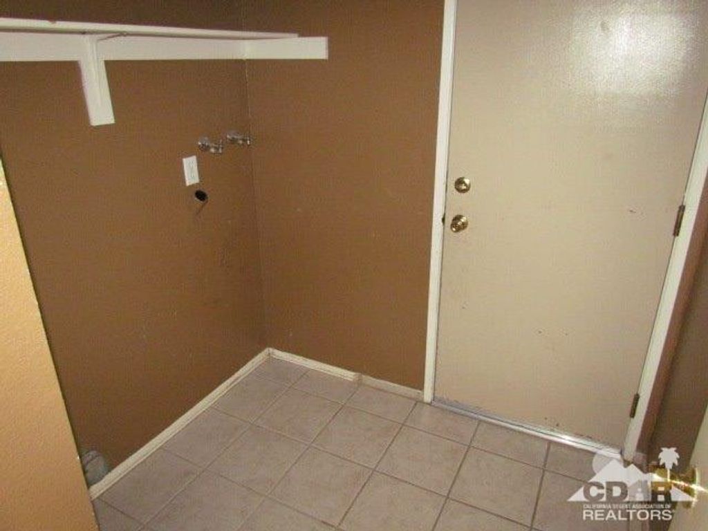 listing image 10991327968184202058