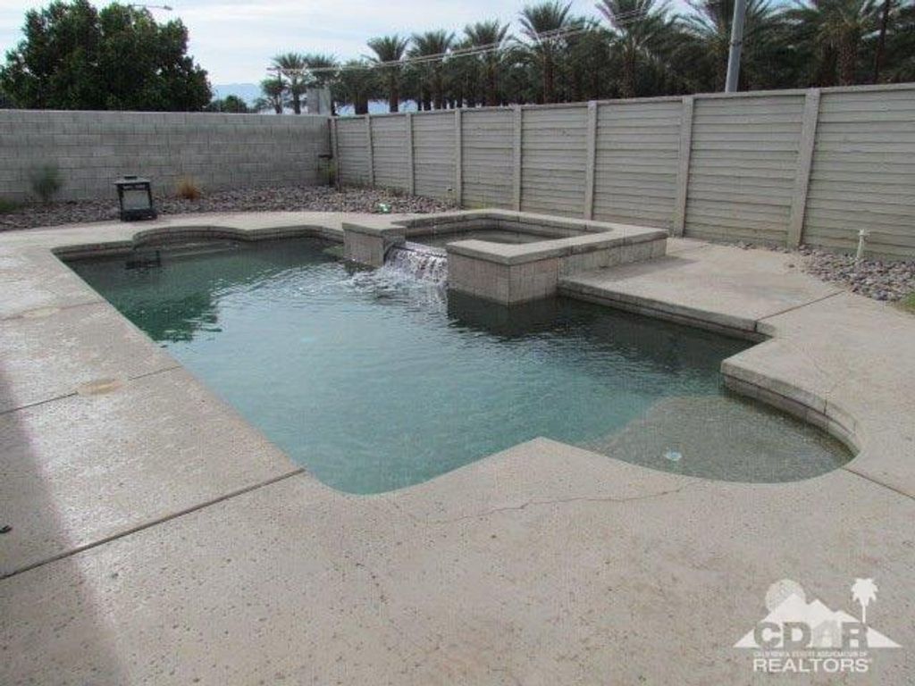 listing image 10995759084832861877