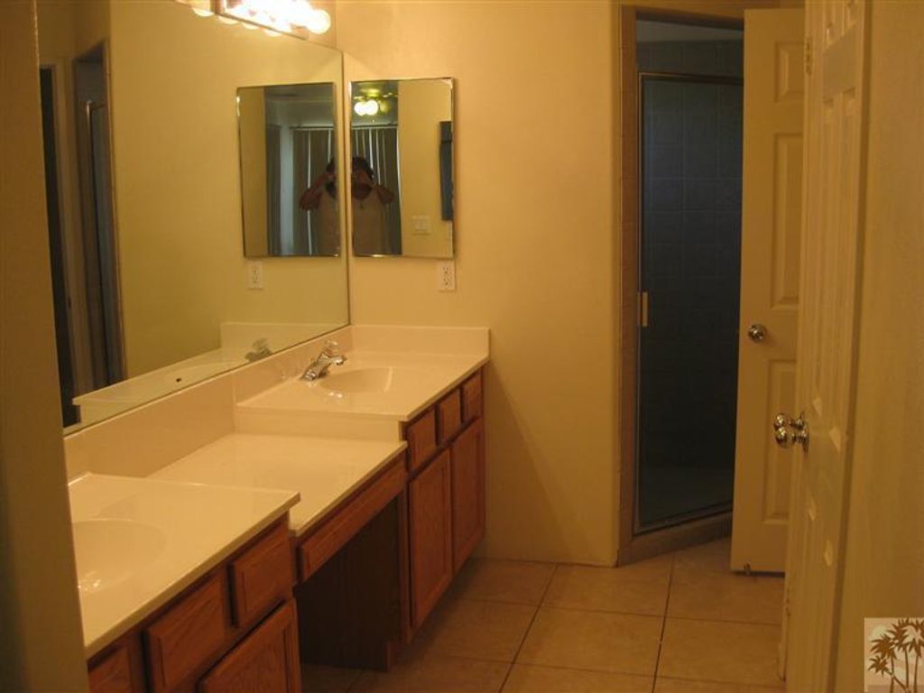 listing image 10996205844410076442
