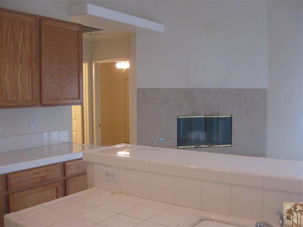 listing image 10991282677410259248
