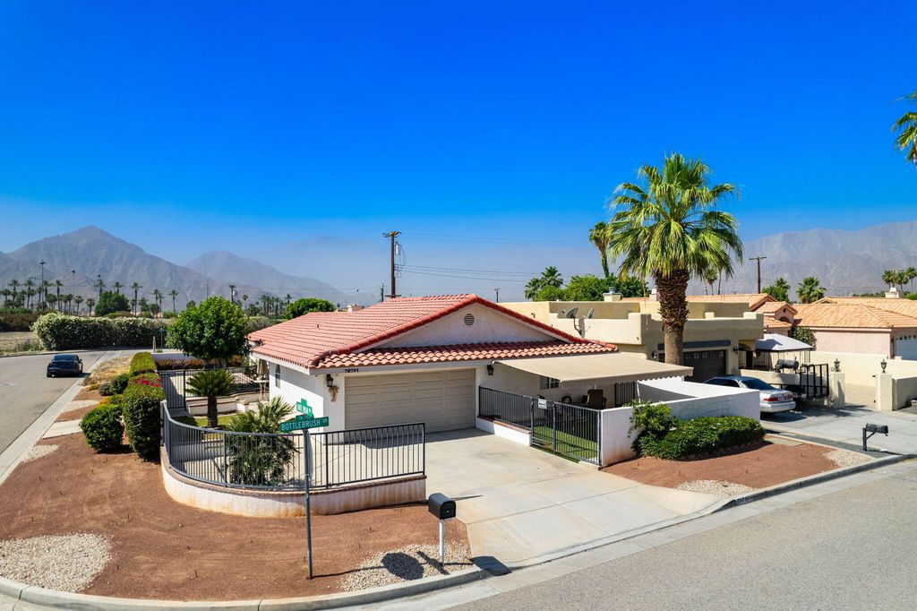 Photo of 78741 Bottlebrush Drive, La Quinta, CA 92253 (MLS # 219130940)