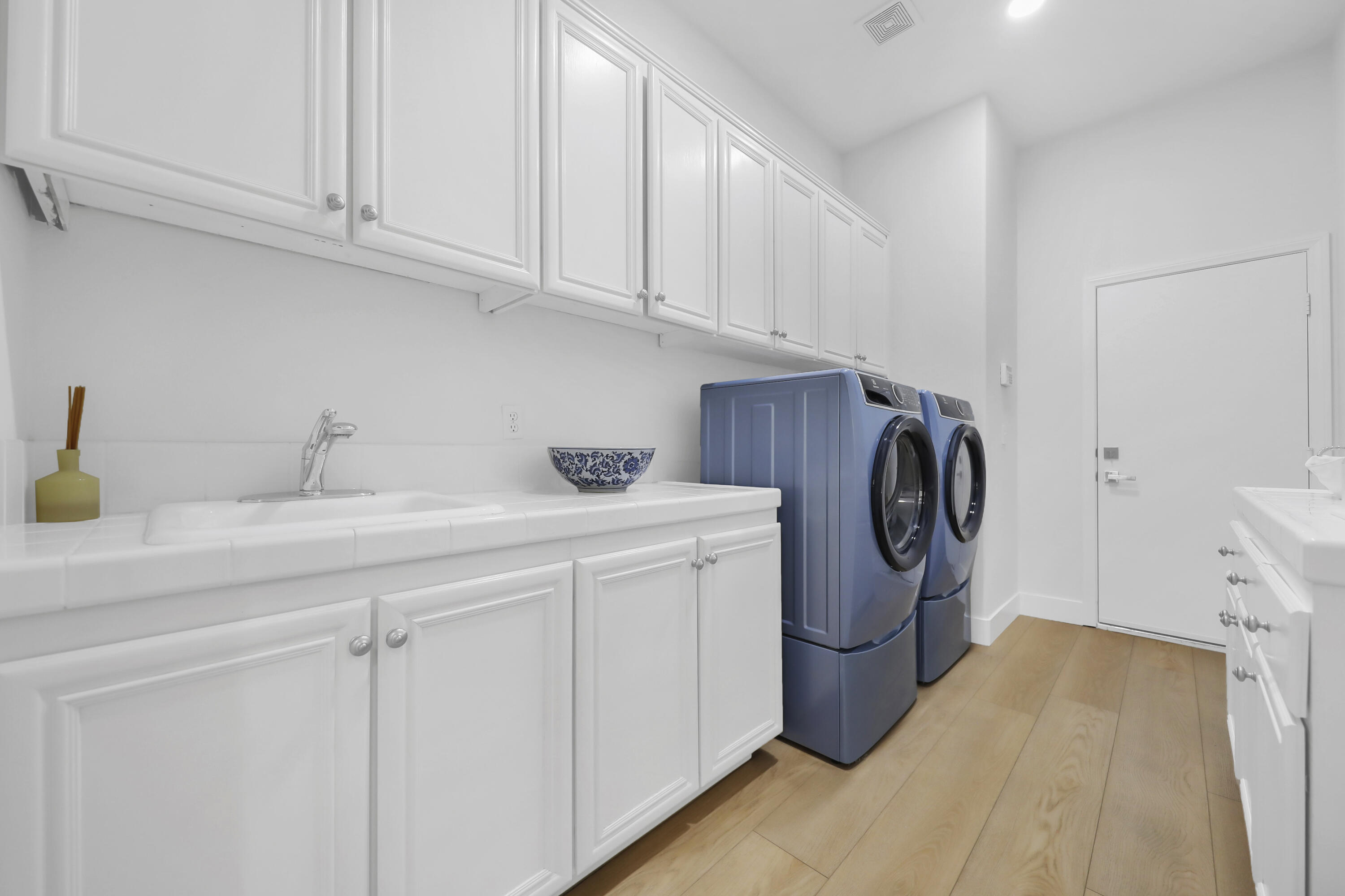 Indian Wells, California 92210, United States, 4 Bedrooms Bedrooms, ,3 BathroomsBathrooms,Residential,Pending,197417