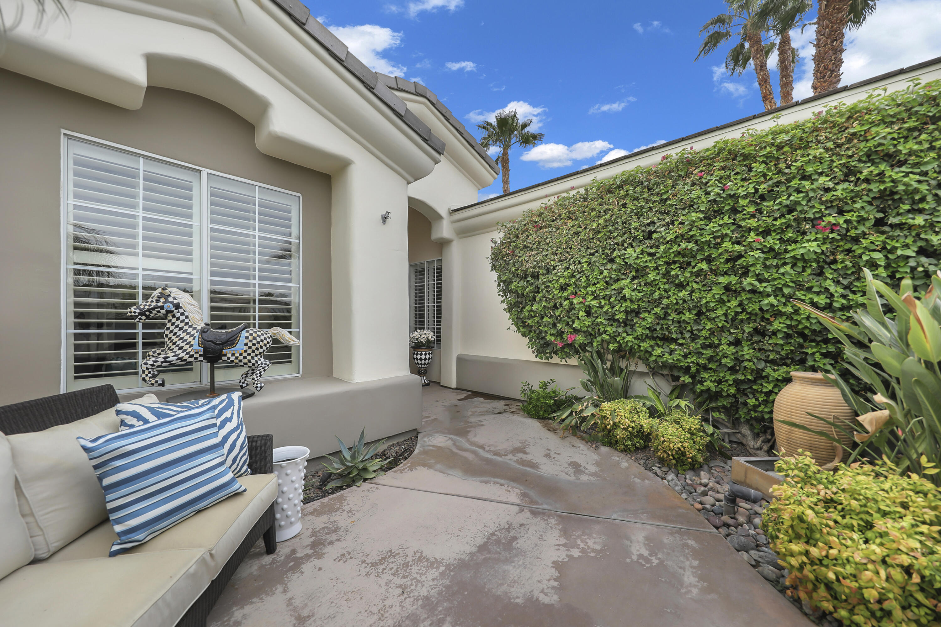 Indian Wells, California 92210, United States, 4 Bedrooms Bedrooms, ,3 BathroomsBathrooms,Residential,Pending,197417