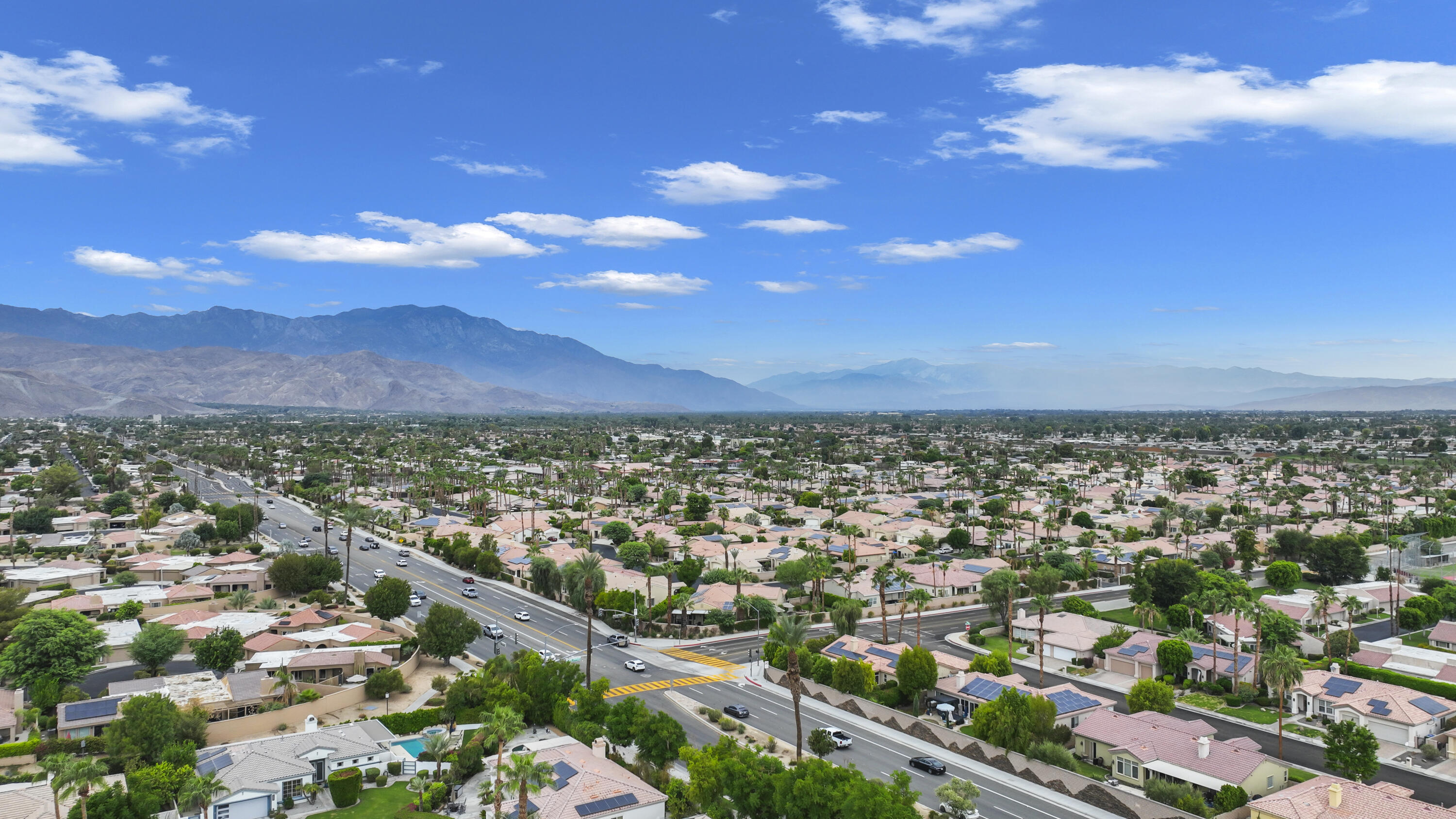 Indian Wells, California 92210, United States, 4 Bedrooms Bedrooms, ,3 BathroomsBathrooms,Residential,Pending,197417