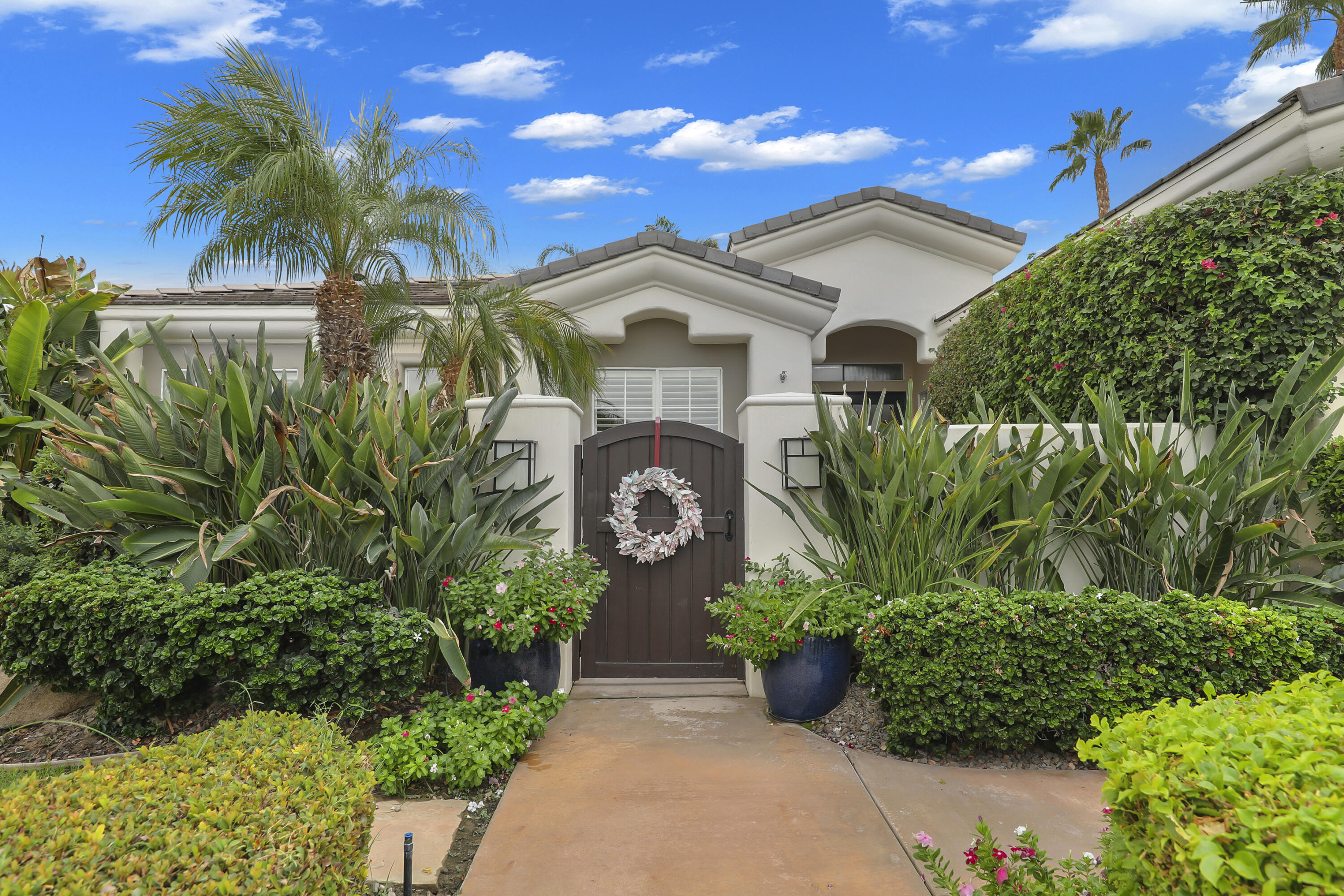 Indian Wells, California 92210, United States, 4 Bedrooms Bedrooms, ,3 BathroomsBathrooms,Residential,Pending,197417