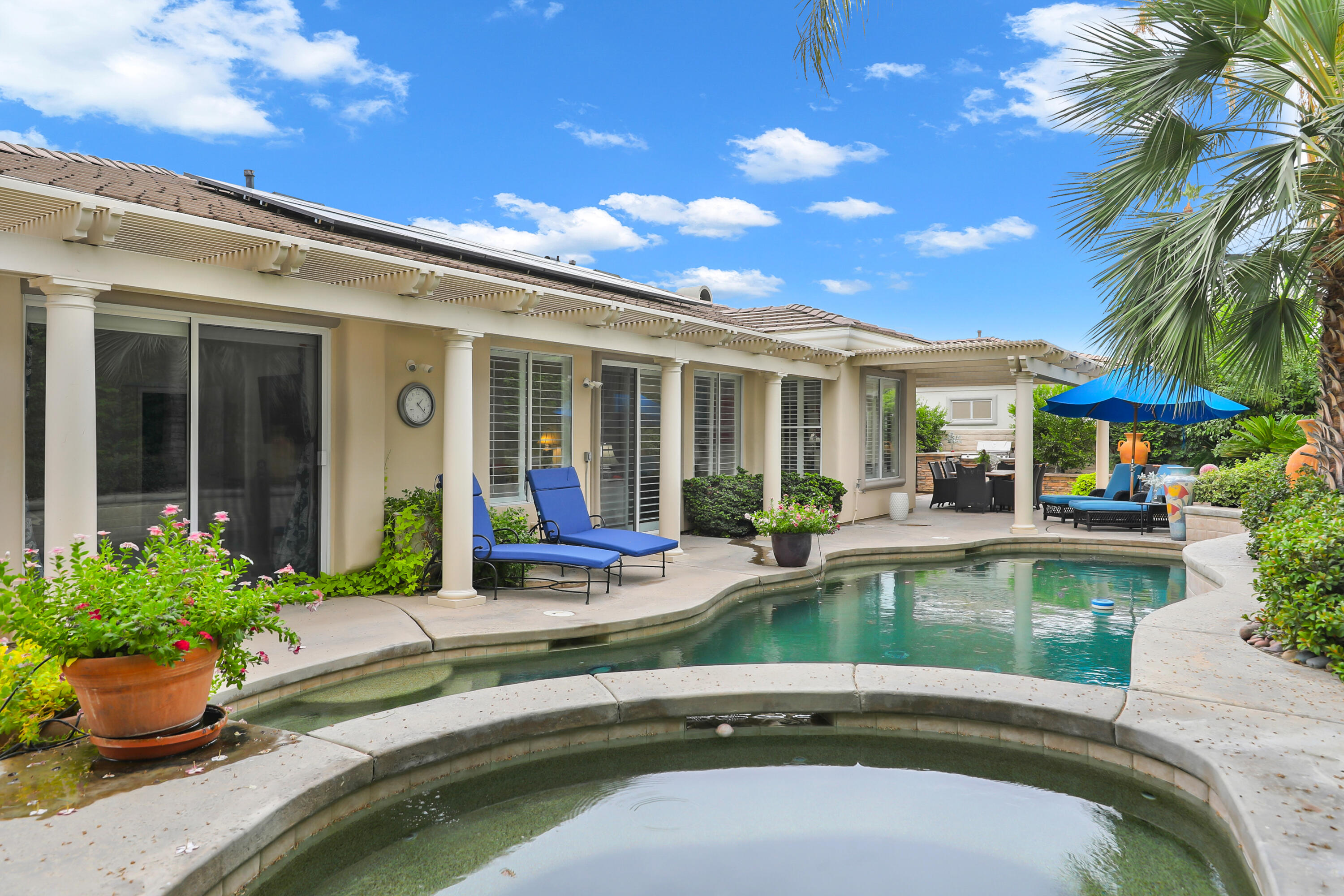 Indian Wells, California 92210, United States, 4 Bedrooms Bedrooms, ,3 BathroomsBathrooms,Residential,Pending,197417