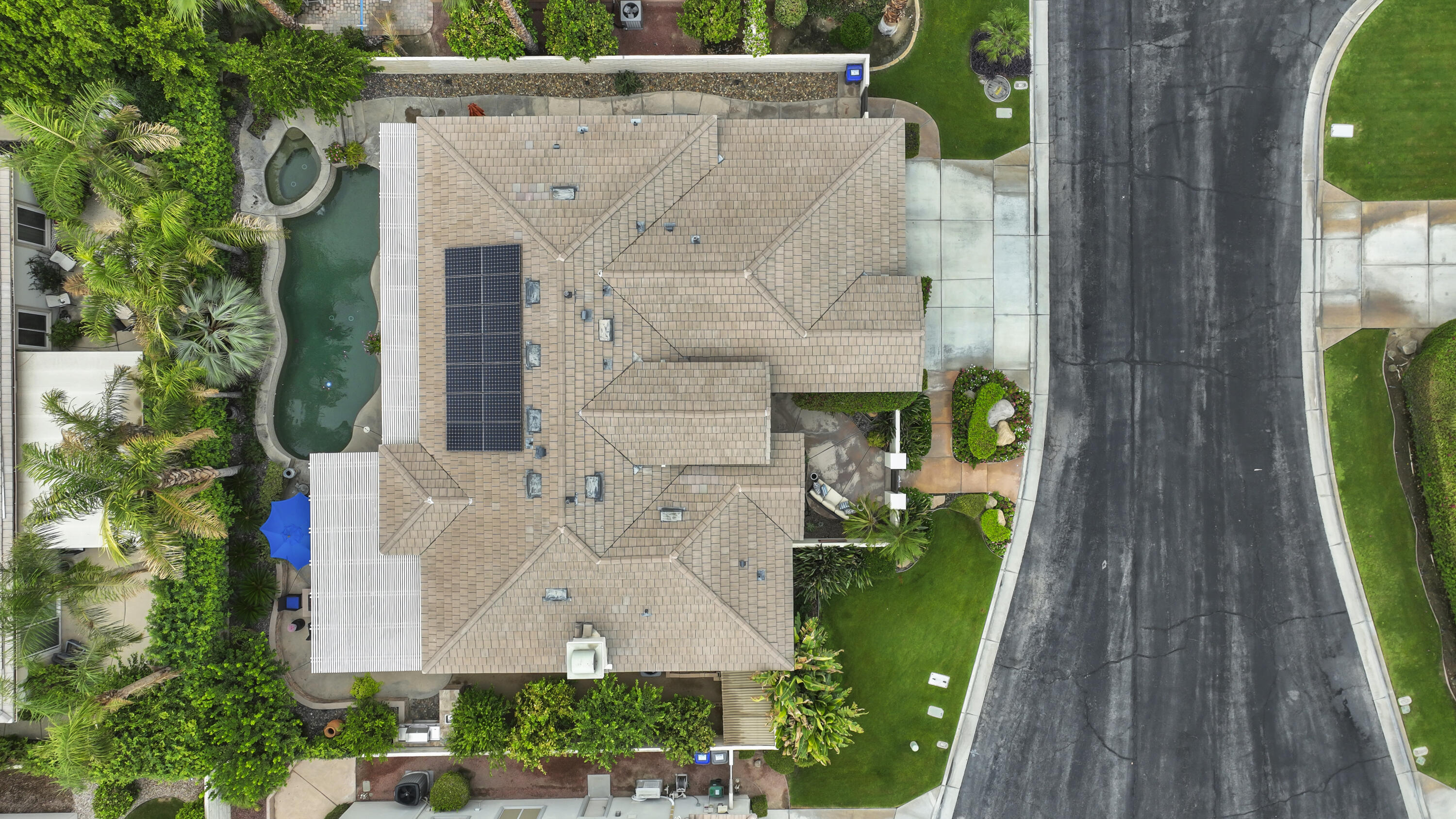 Indian Wells, California 92210, United States, 4 Bedrooms Bedrooms, ,3 BathroomsBathrooms,Residential,Pending,197417