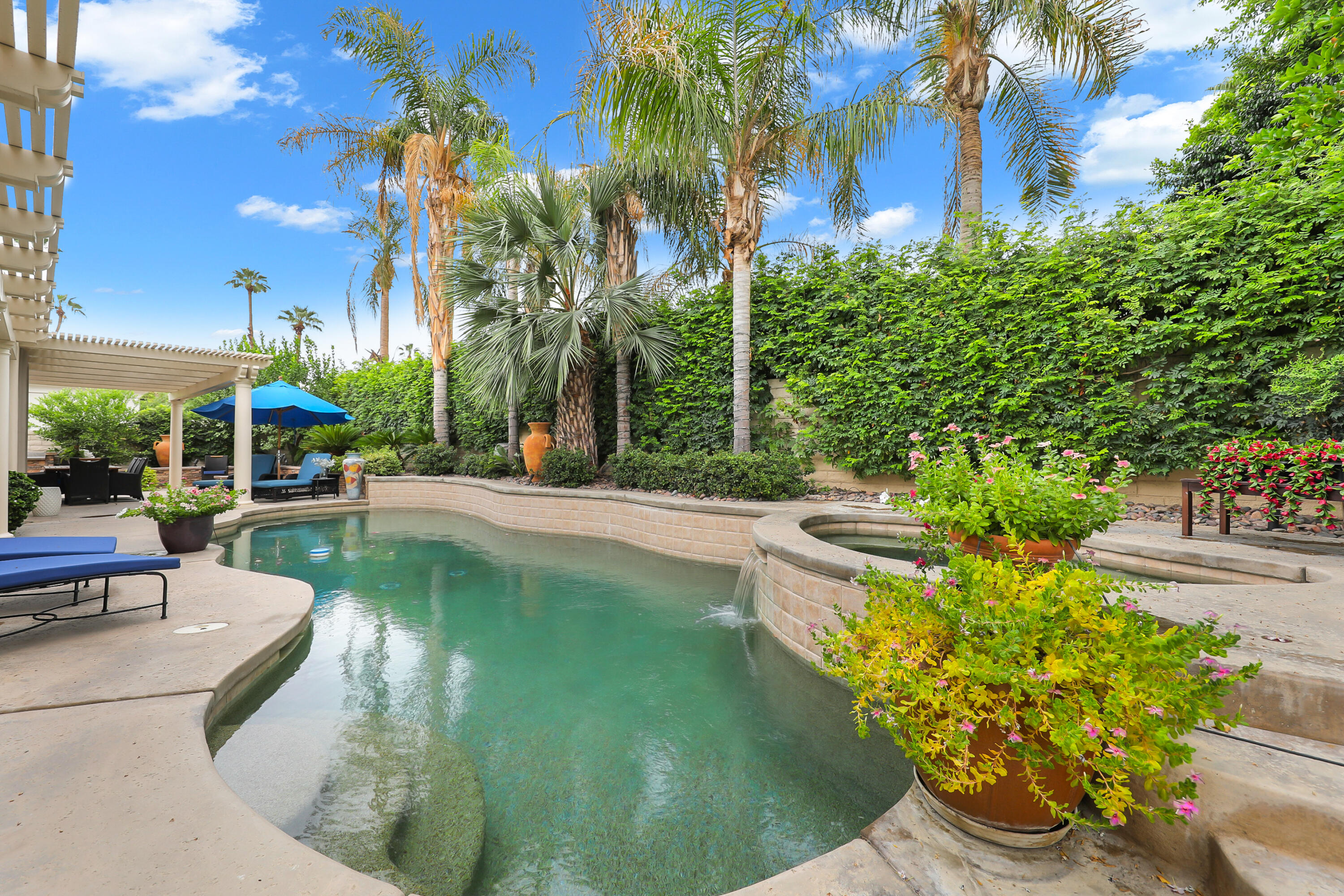 Indian Wells, California 92210, United States, 4 Bedrooms Bedrooms, ,3 BathroomsBathrooms,Residential,Pending,197417