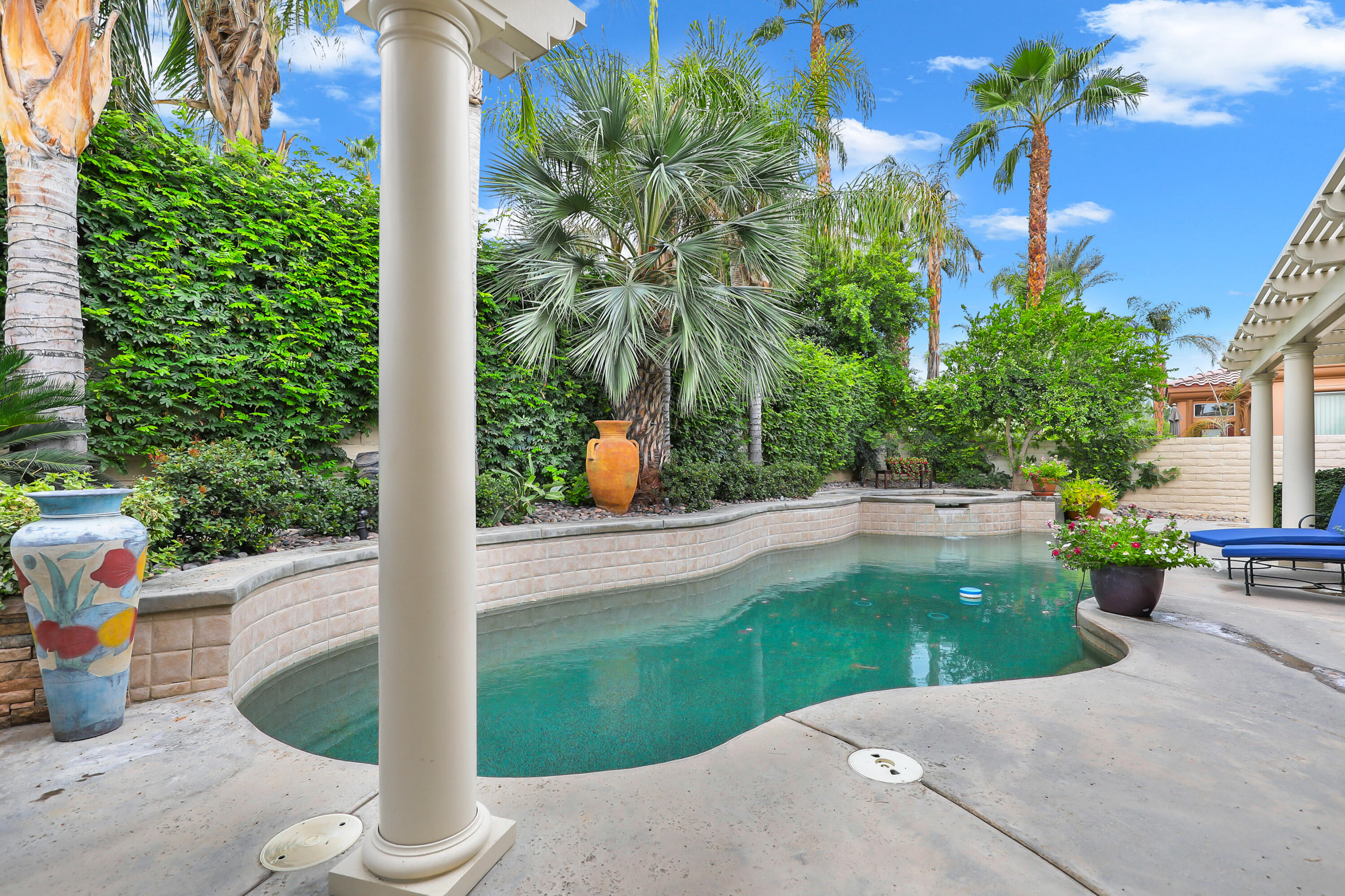 Indian Wells, California 92210, United States, 4 Bedrooms Bedrooms, ,3 BathroomsBathrooms,Residential,Pending,197417