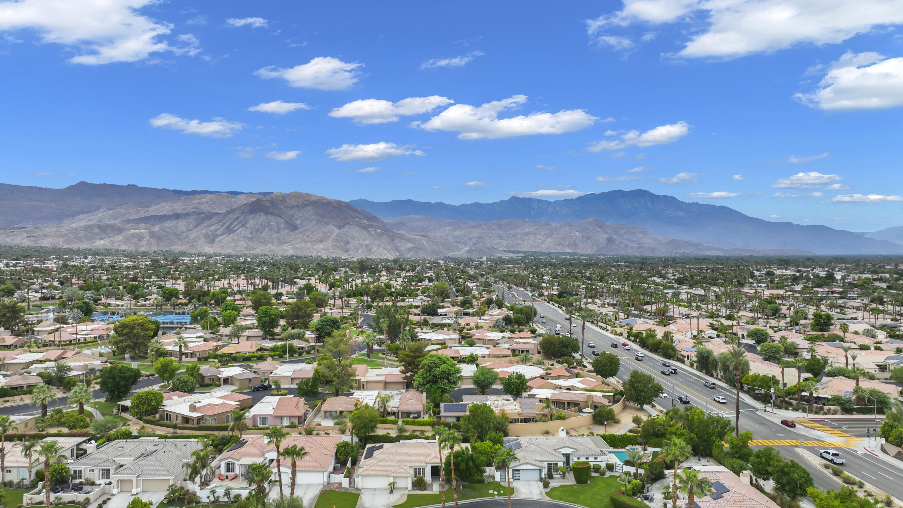 Indian Wells, California 92210, United States, 4 Bedrooms Bedrooms, ,3 BathroomsBathrooms,Residential,Pending,197417