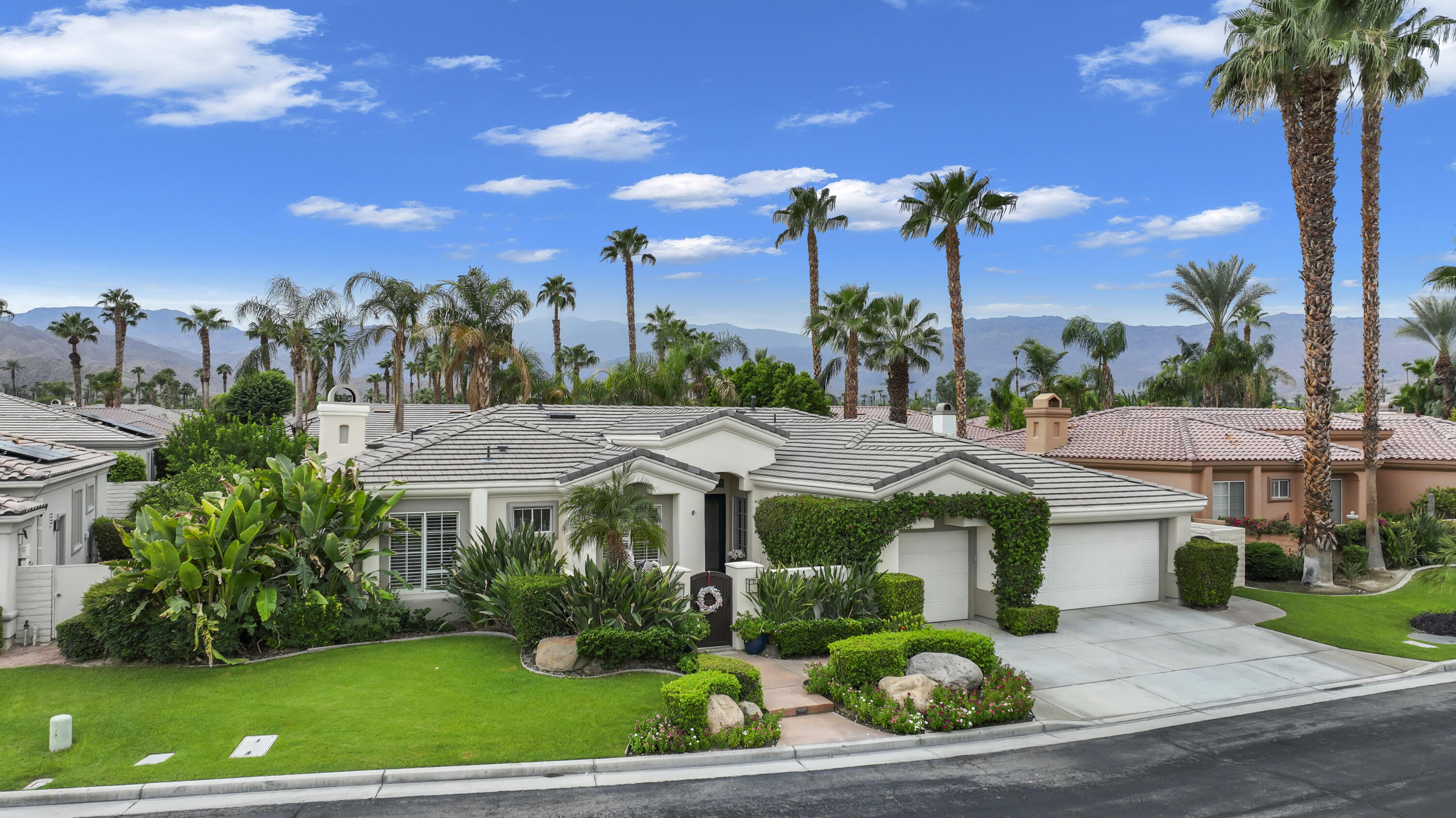 Indian Wells, California 92210, United States, 4 Bedrooms Bedrooms, ,3 BathroomsBathrooms,Residential,Pending,197417