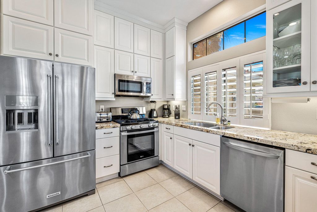 listing image 10998352752348400004