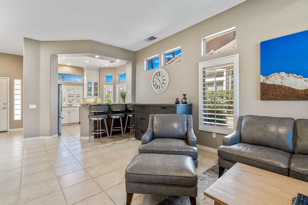 listing image 10993676872168