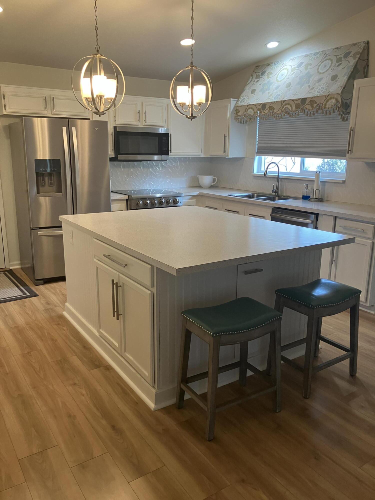 Indio, California 92201, United States, 4 Bedrooms Bedrooms, ,3 BathroomsBathrooms,Residential,Active,561