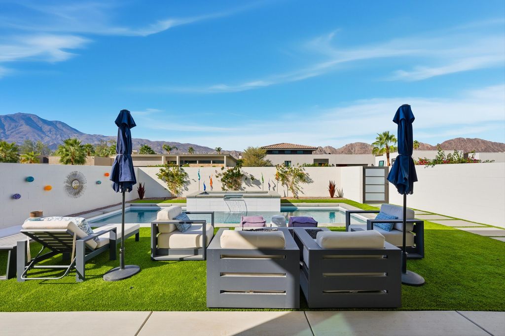 Photo of 57716 Santo Thomas, La Quinta, CA 92253 (MLS # 219138796)