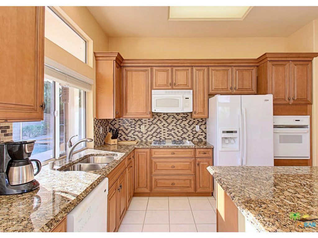 listing image 10994174188513398622