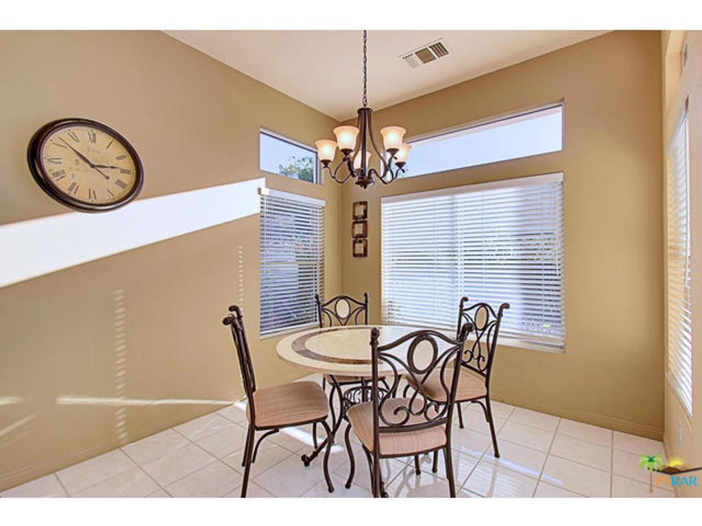 listing image 10994753595969865371