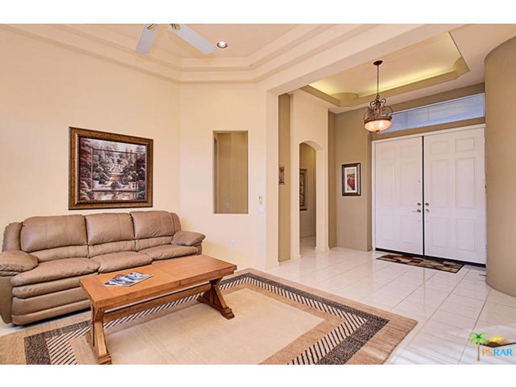 listing image 10990648232801097015