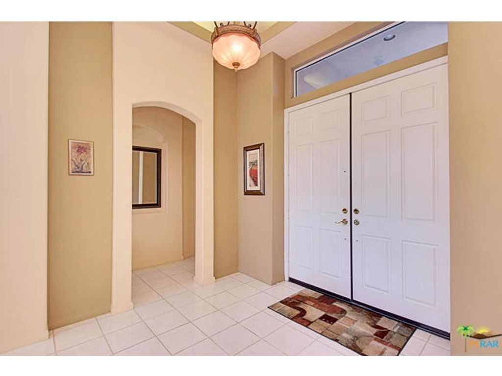 listing image 10999435611543539216