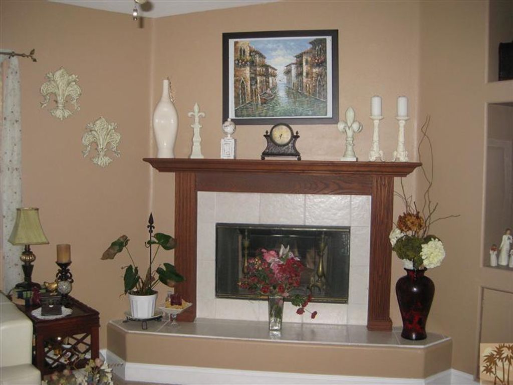 listing image 10998397714272264771