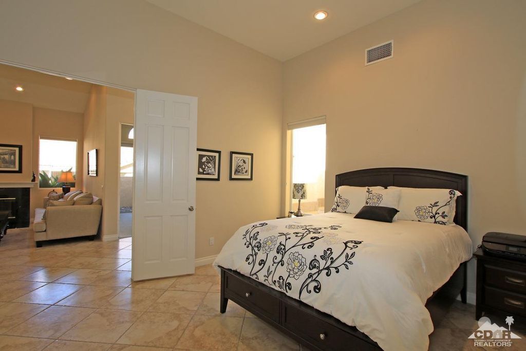 listing image 10994703041436217267