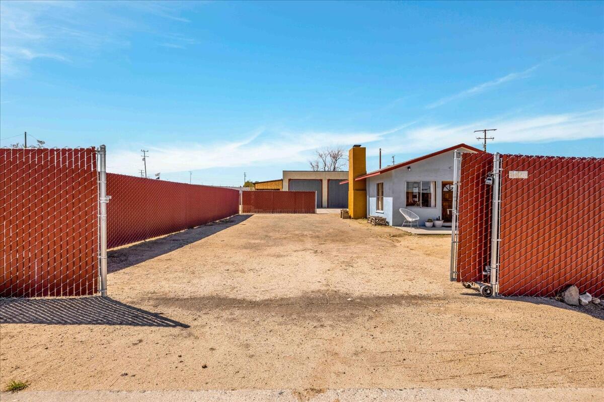 Joshua Tree, California 92252, United States, 1 Bedroom Bedrooms, ,1 BathroomBathrooms,Residential,Active,93452