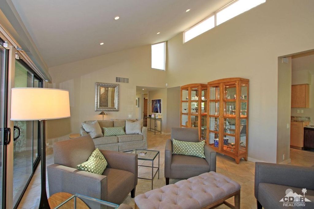 listing image 10995101394009687658