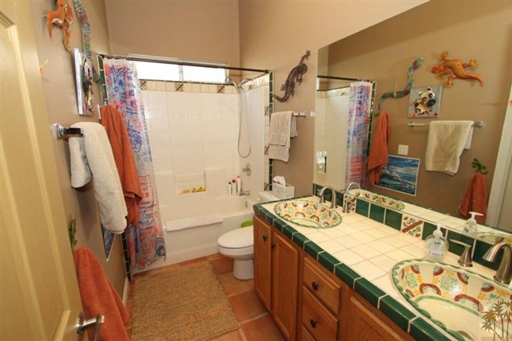 listing image 10993216502470162770