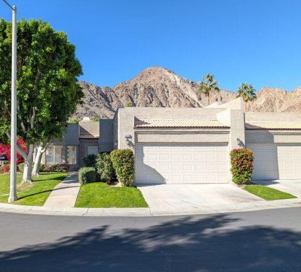 Photo of 48608 Vista Tierra, La Quinta, CA 92253 (MLS # 219139364)