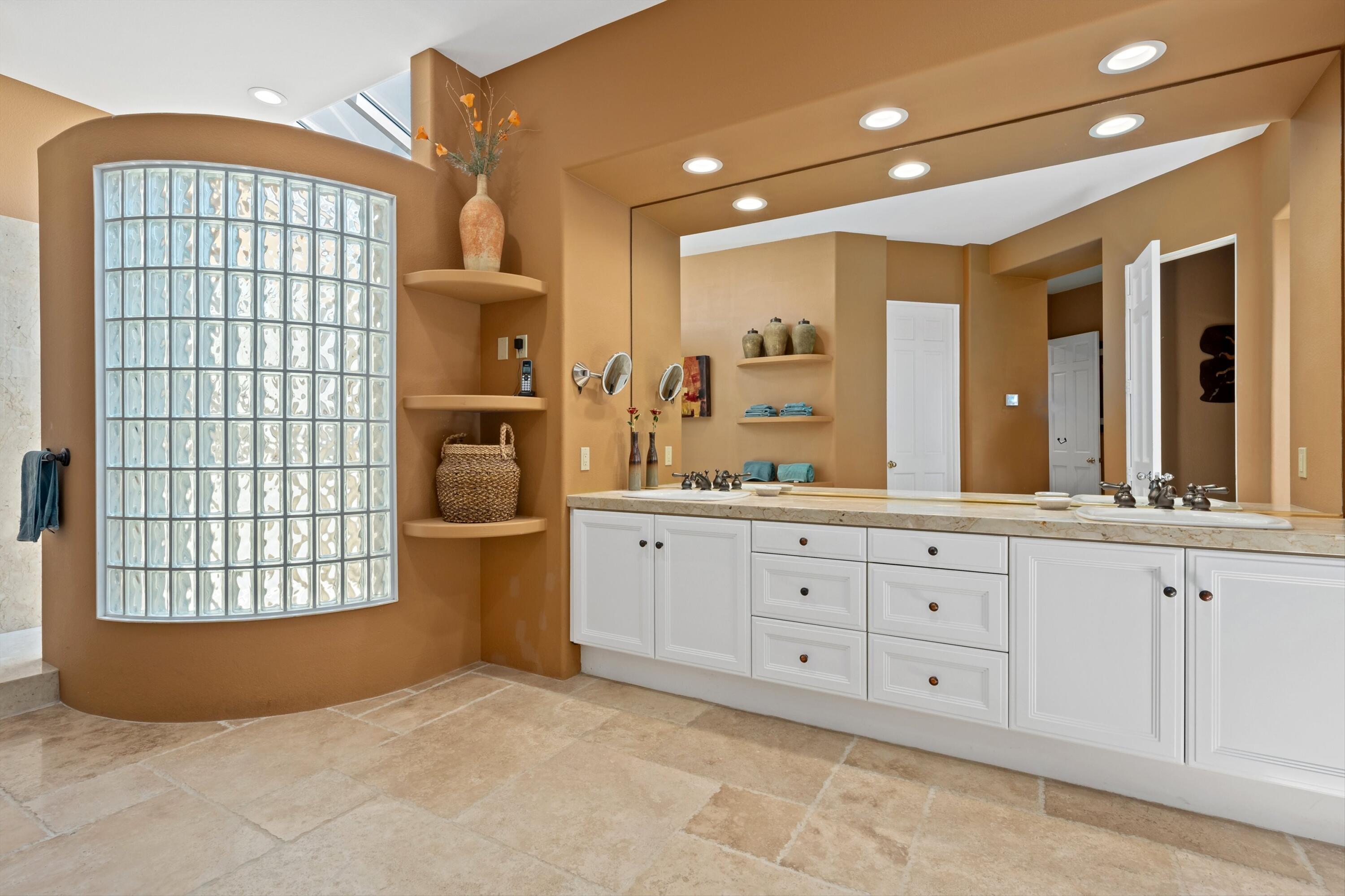 La Quinta, California 92253, United States, 4 Bedrooms Bedrooms, ,4 BathroomsBathrooms,Residential,Active,191137