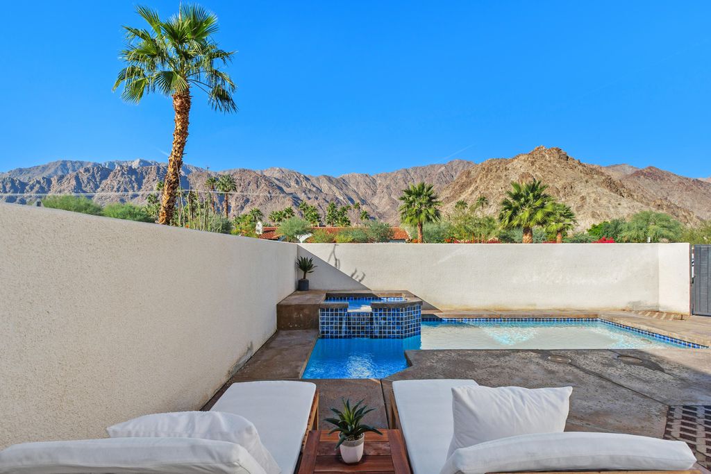 Photo of 51220 Avenida Carranza, La Quinta, CA 92253 (MLS # 219139242)