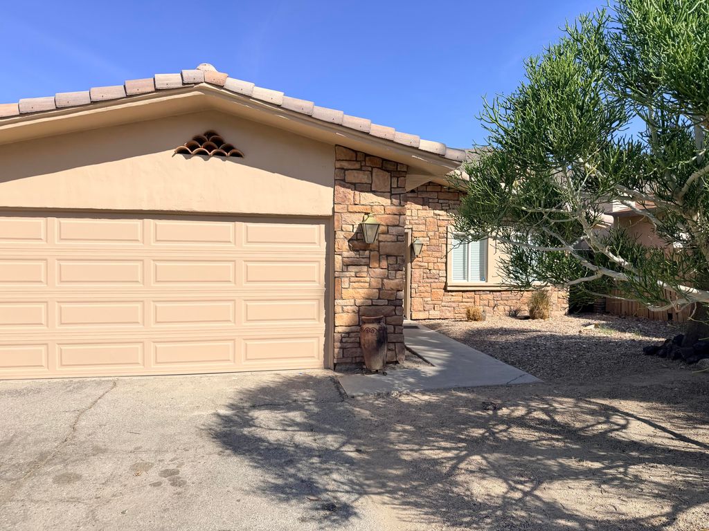 Photo of 54400 Avenue Rubio, La Quinta, CA 92253 (MLS # 219144924)