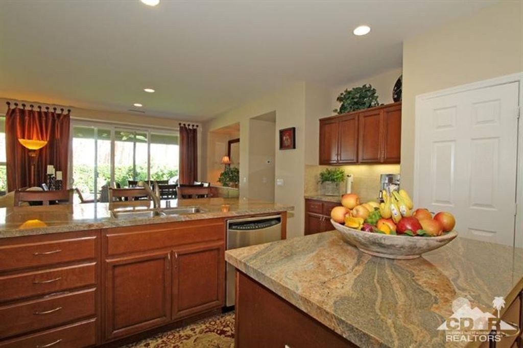 listing image 10991771395331563741