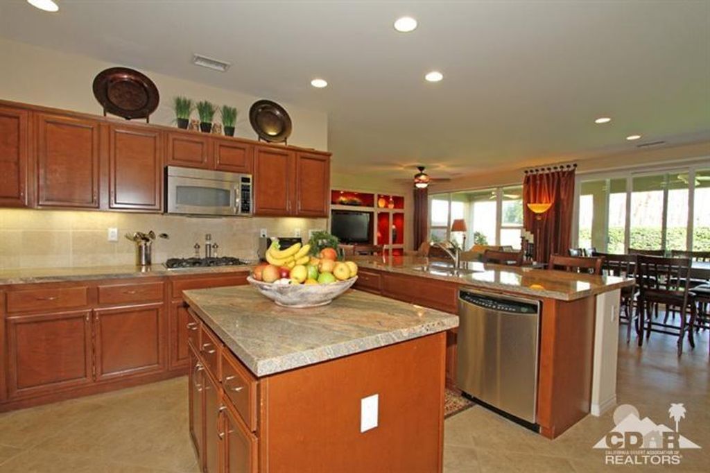 listing image 10997962580279552103