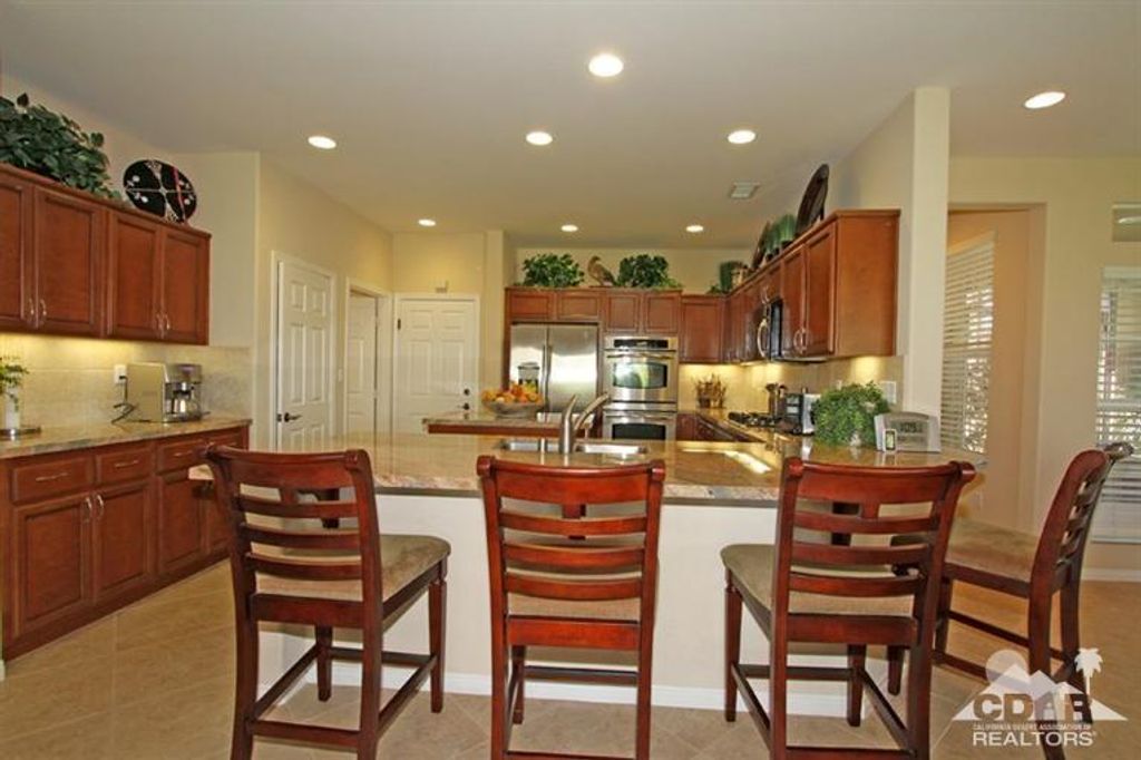 listing image 10997373071579704343